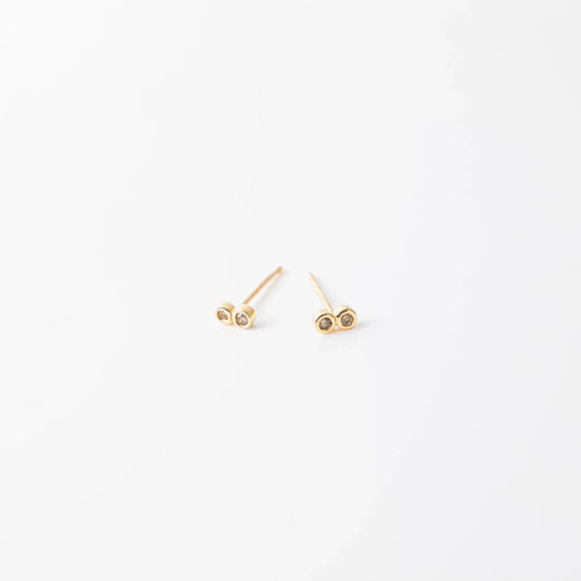 ダブル シャンパン ダイヤモンド ベゼル スタッド ピアス