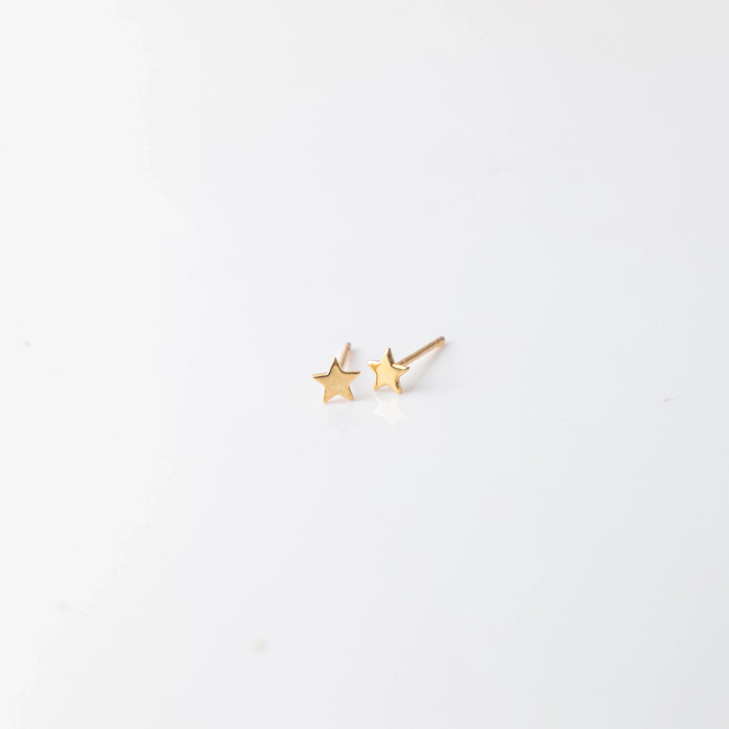 4mm ボールスタッドピアス