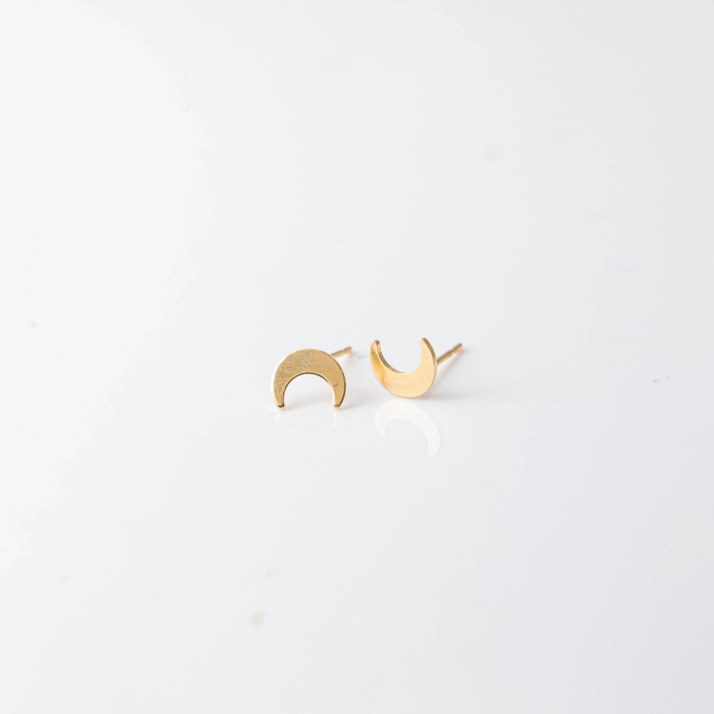 6mm クレセント スタッド ピアス